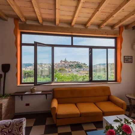 Nocleg ze śniadaniem La Casa Rossa 4*