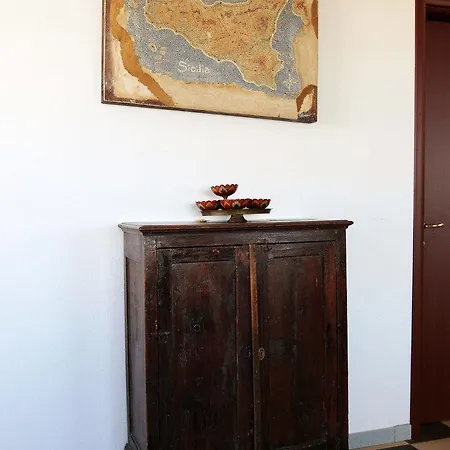 La Casa Rossa Bed & Breakfast 3*