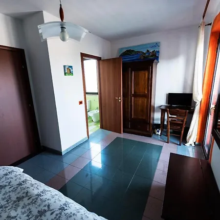 La Casa Rossa Bed & Breakfast 3*