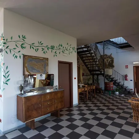 Bed & Breakfast La Casa Rossa 3*